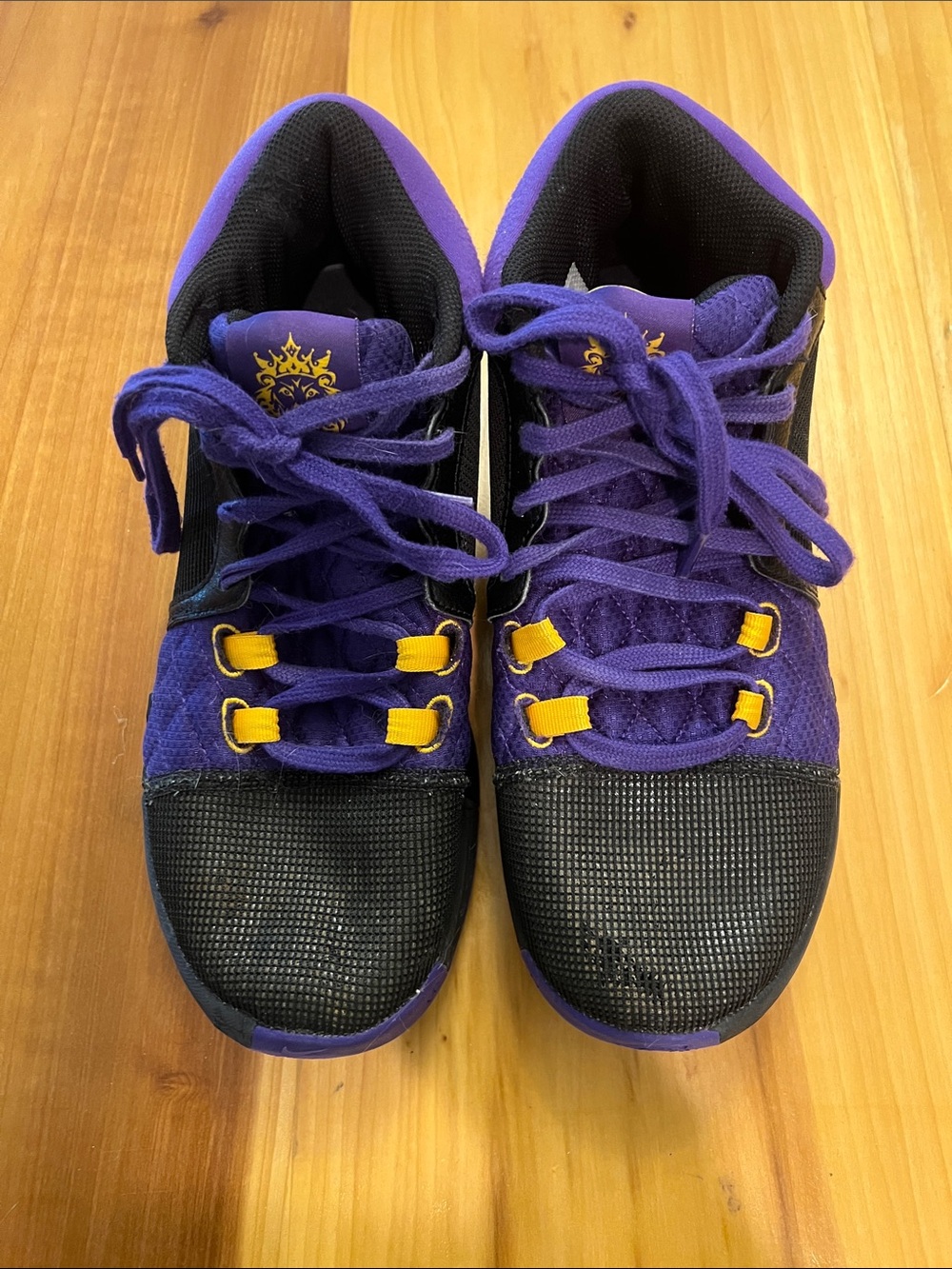 Nike LeBron Witness 8 'Lakers' sneakers